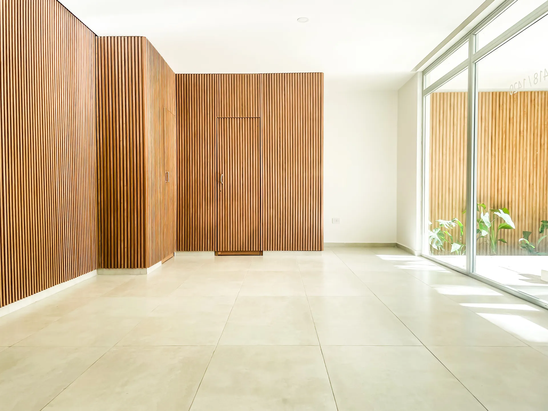 54 e/ 23 y 24 — galería