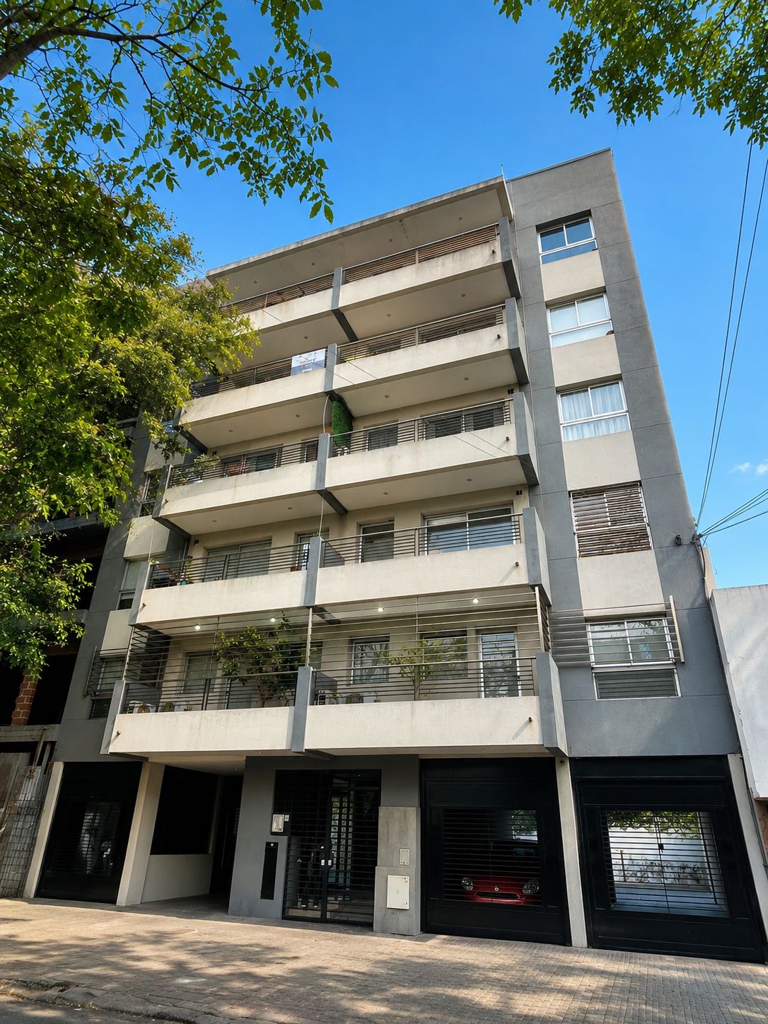 36 e/ 7 y 8, La Plata.