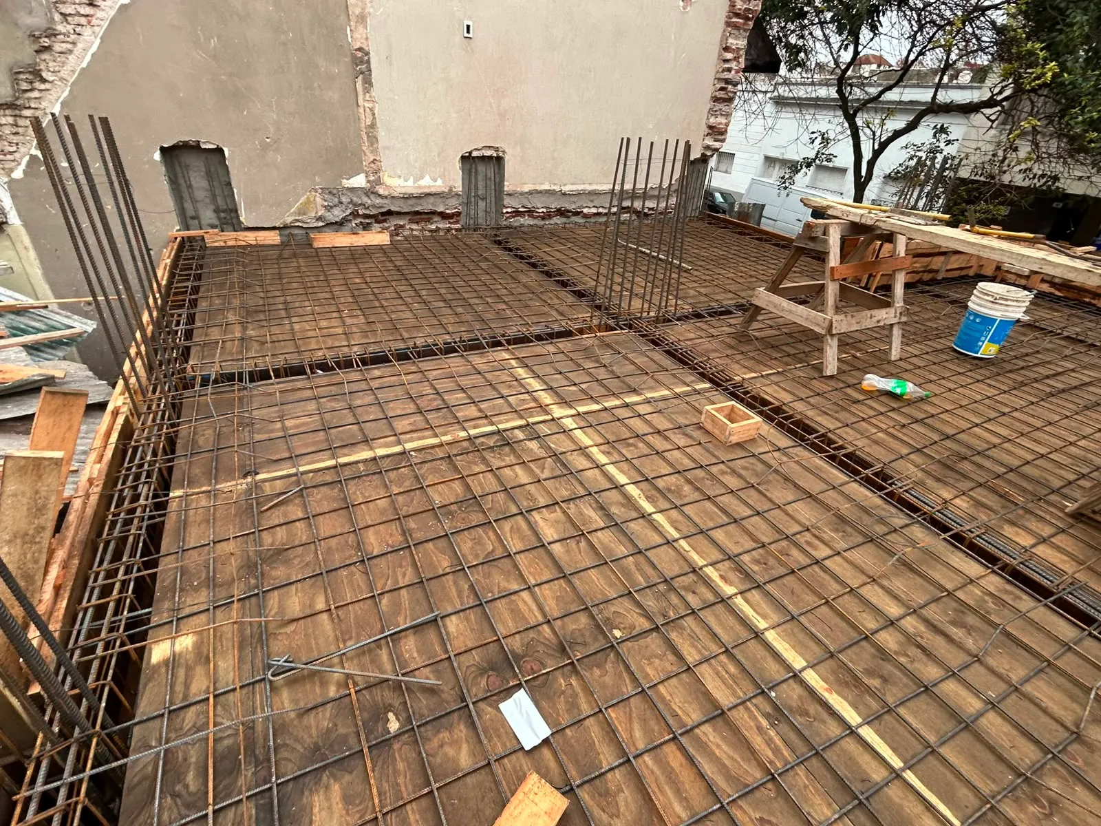 2 e/ 45 y 46 — avance de obra, etapa 1