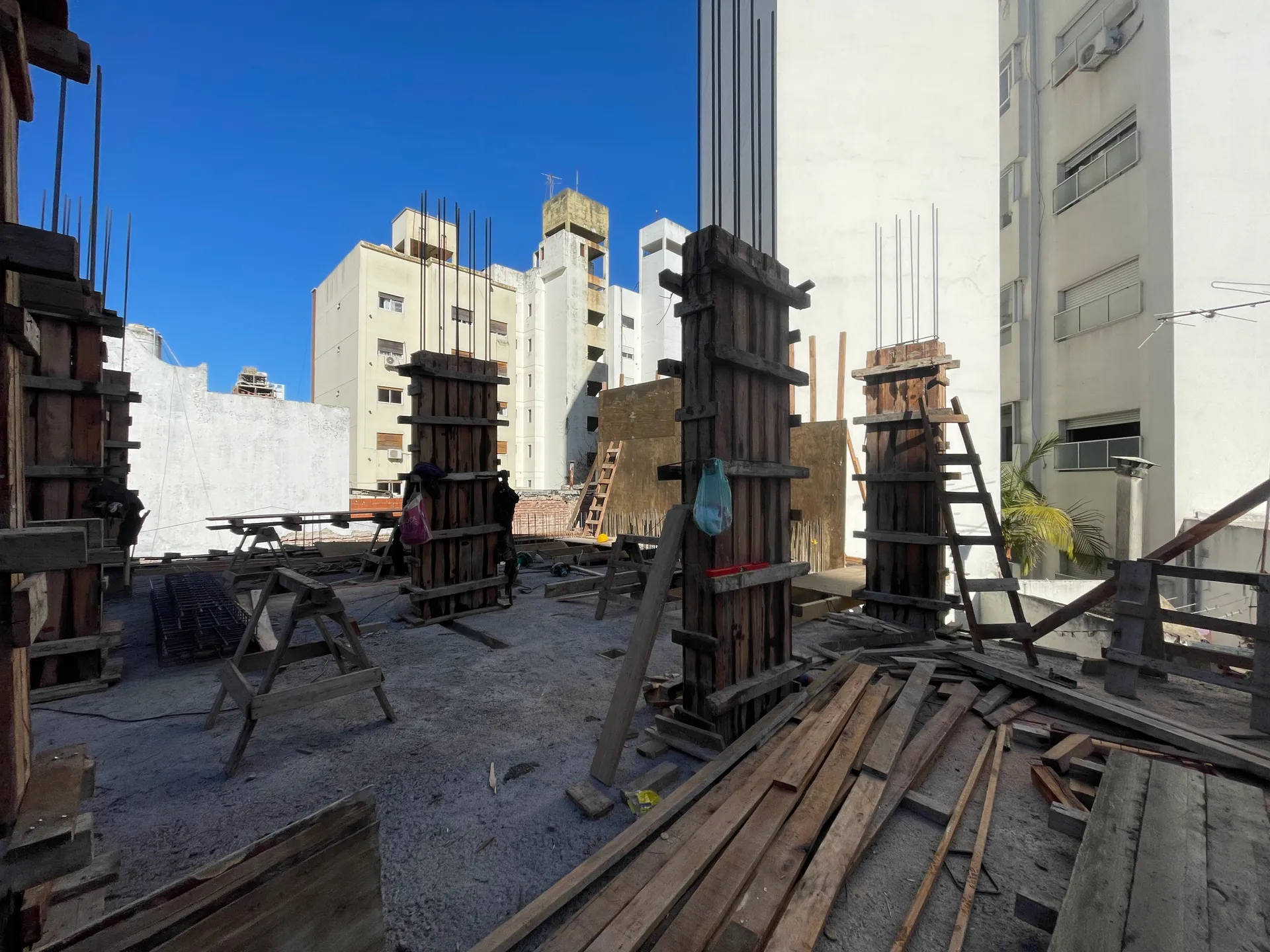 2 e/ 45 y 46 — avance de obra, etapa 1