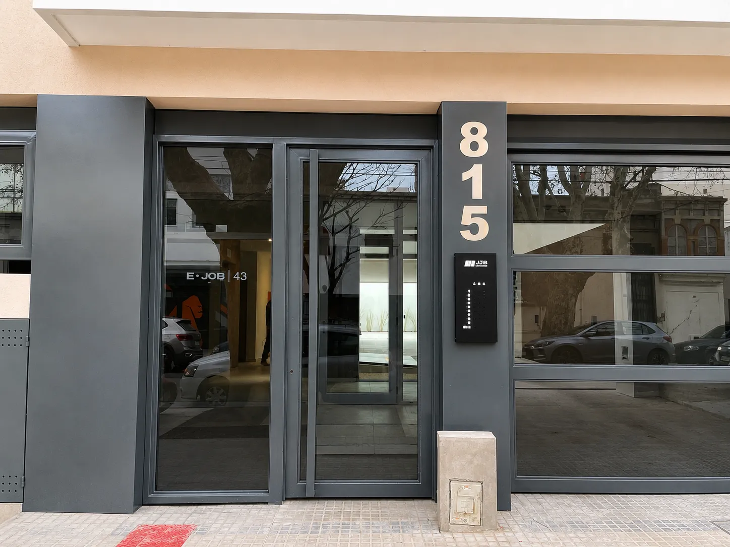 43 E/ 11 Y 12 — galería