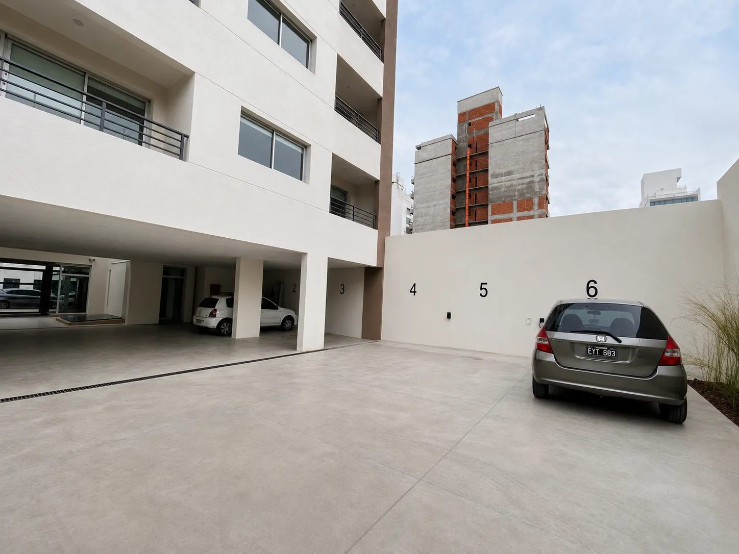 43 E/ 11 Y 12 — galería