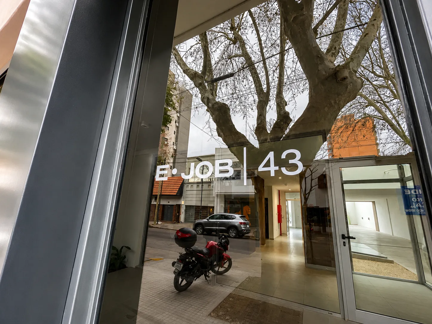 43 E/ 11 Y 12 — galería