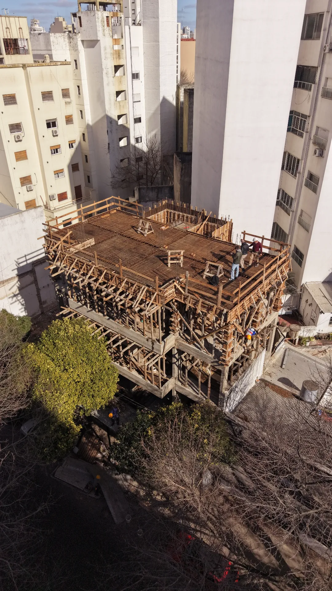 2 e/ 45 y 46 — galería
