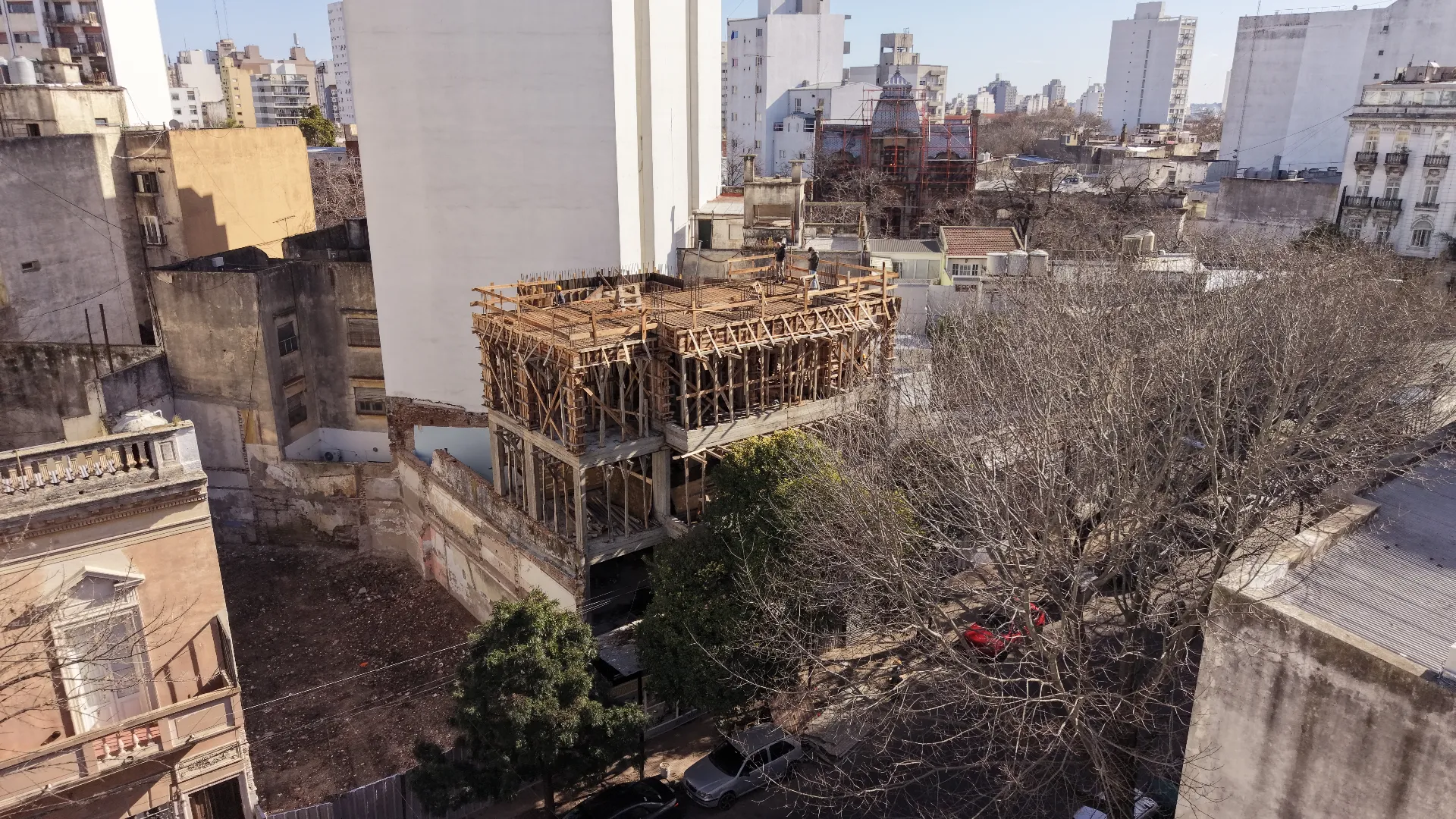 2 e/ 45 y 46 — galería