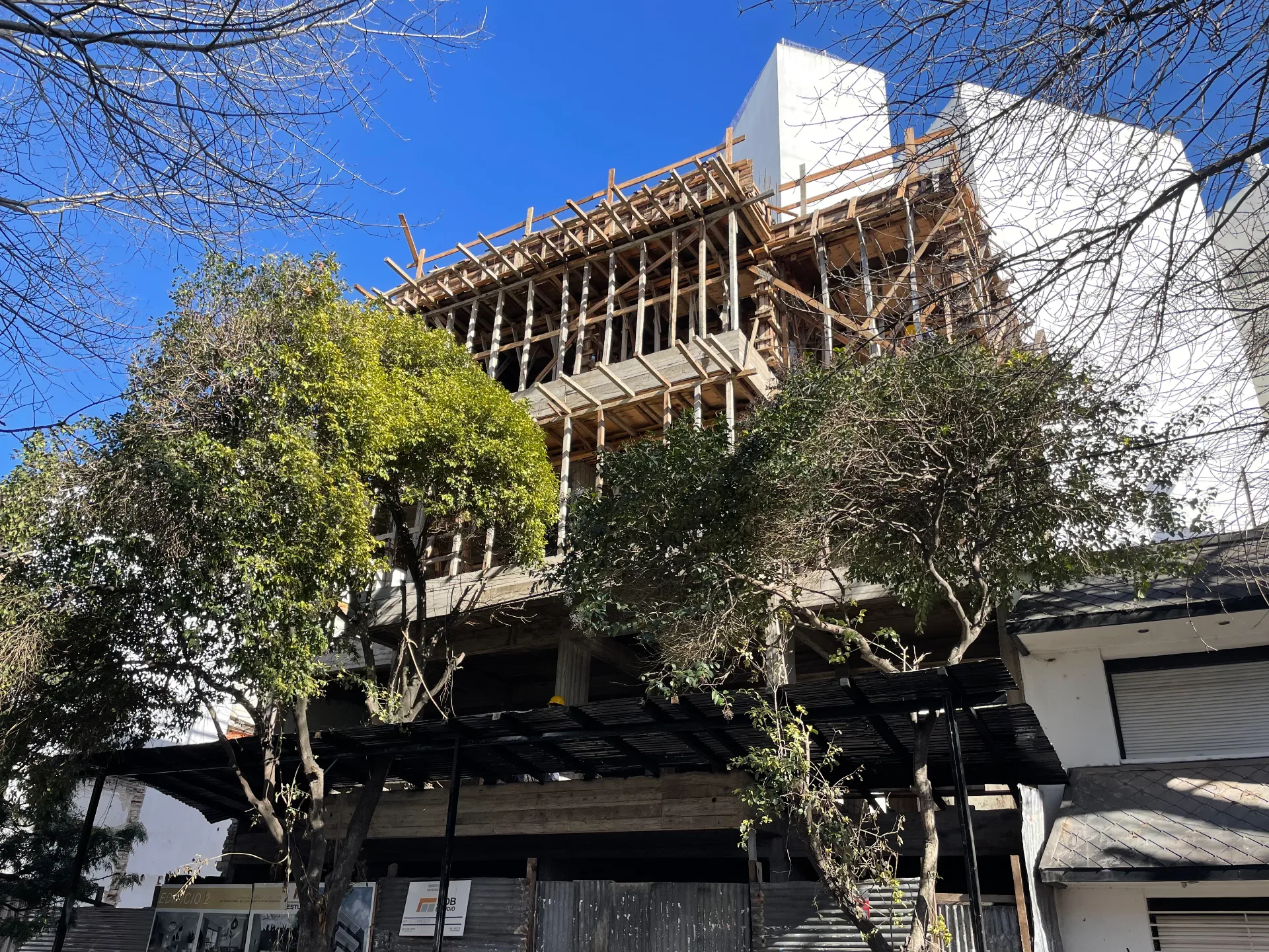 2 e/ 45 y 46 — galería