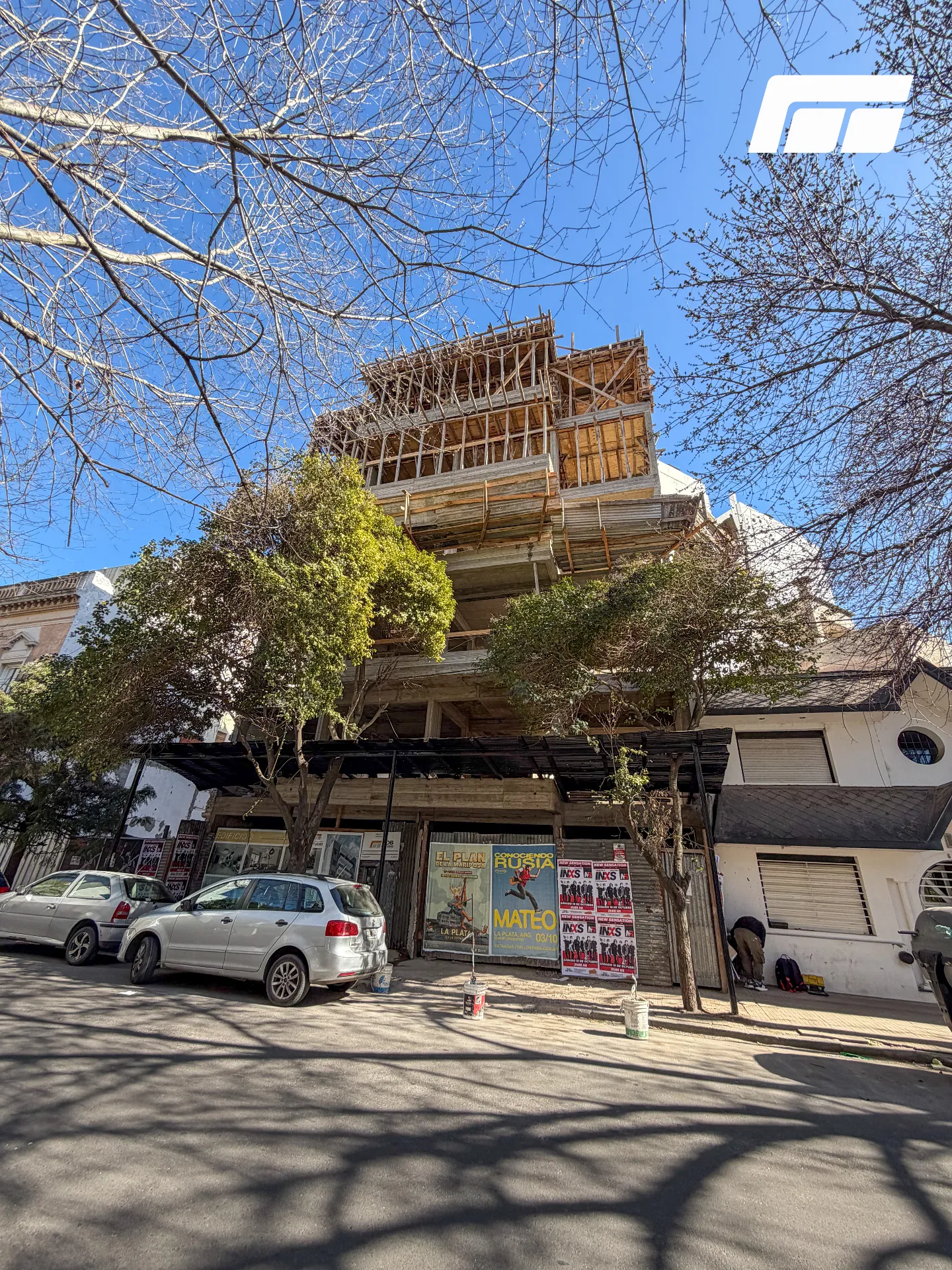 2 e/ 45 y 46 — galería